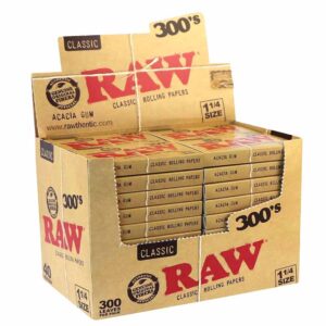 RAW Classic 300 - 1¼ | Caja de 40 Librillos de Papel de Fumar Natural